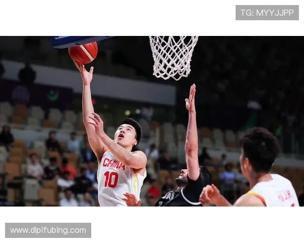 中国男篮力克澳大利亚成功晋级世界杯八强 展现全队拼搏精神